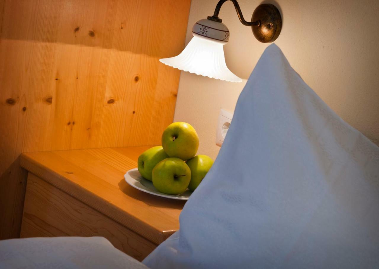 Hotel Weingut Klosterhof Caldaro Luaran gambar